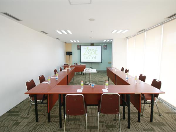 Ruang Pertemuan
Zest Bogor