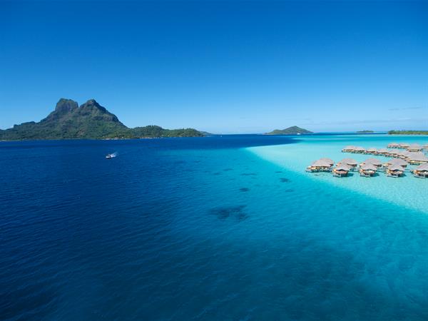Dans les airs
Le Bora Bora by Pearl Resorts