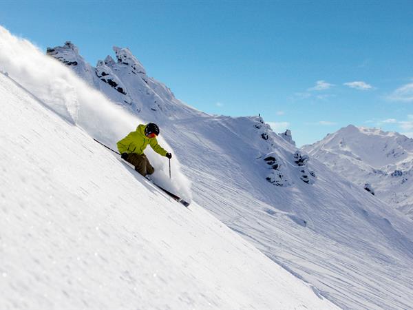 Skiing & Snowboarding
Distinction Wanaka Alpine Resort