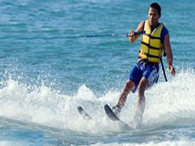 WATER SKI
Mawar Kuning Dive & Water Sport