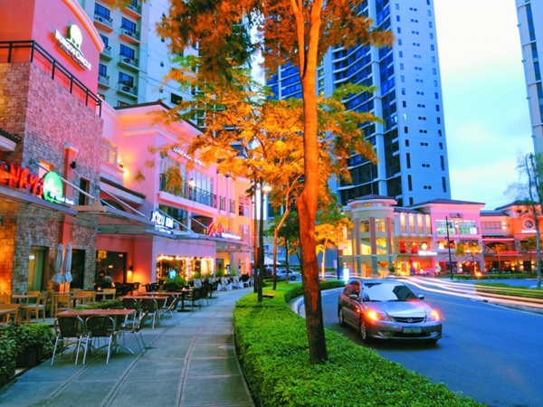 Bonifacio Global City
Valero Grand Suites by Swiss-Belhotel Makati