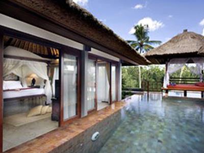Pool Villa
Kamandalu Resort