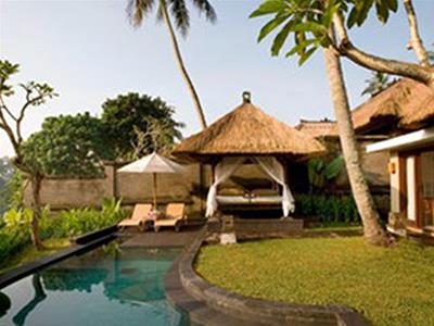 Deluxe Pool Villa
Kamandalu Resort