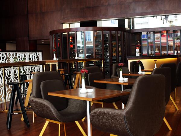 The Lobby Lounge and Bar
Swiss-Belhotel Harbour Bay