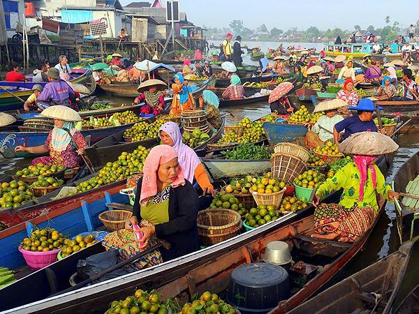 Pasar apung di indonesia terdapat di daerah