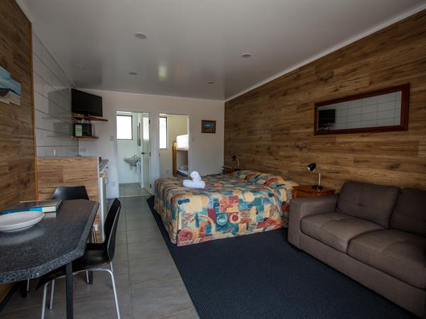 Unit - Studio with Bunkroom
New Plymouth Top 10 Holiday Park