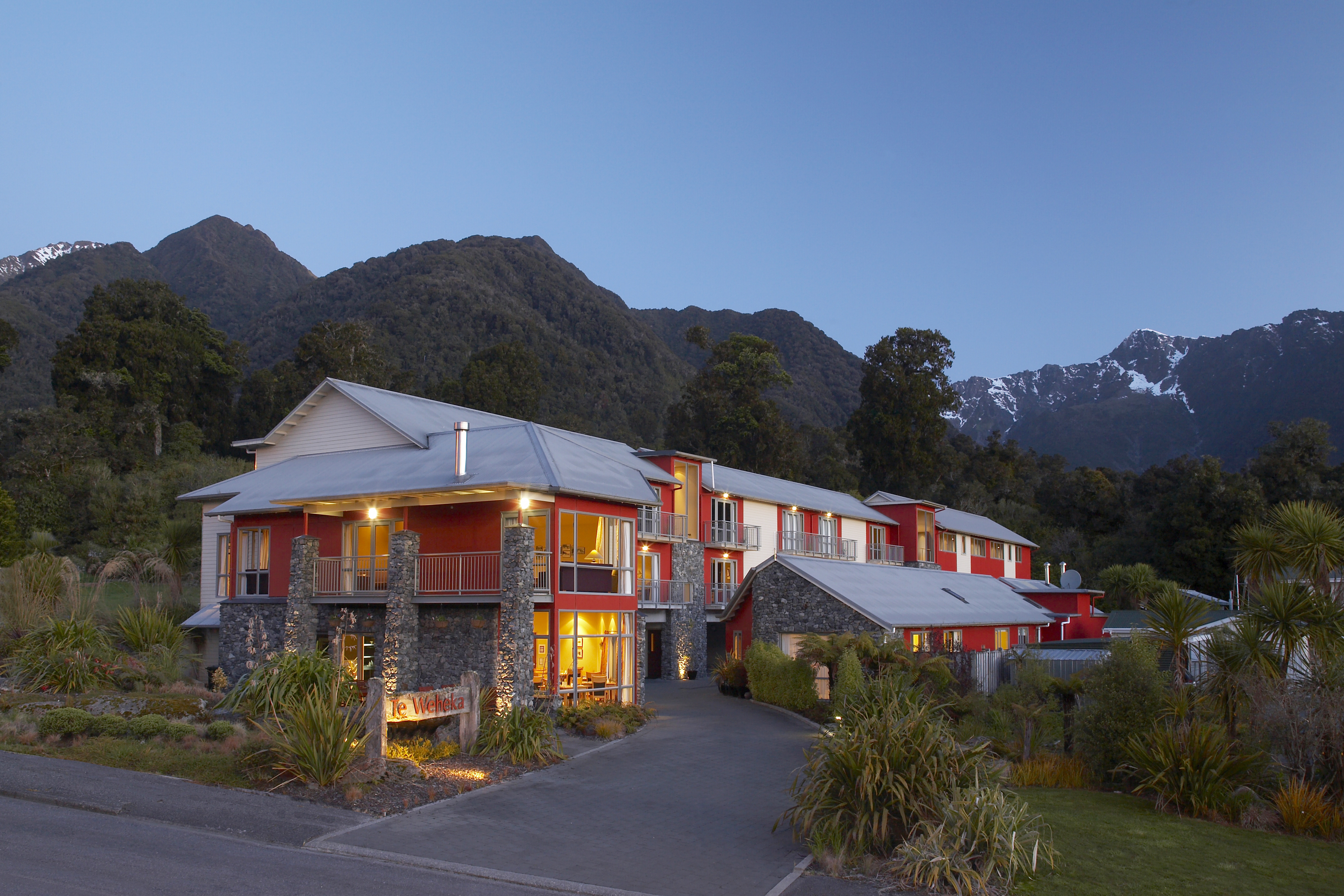 Te Weheka Hotel Fox Glacier Receives 4 Star Plus Silver Sustainable Award
Te Weheka Hotel Fox Glacier - Managed by THC Hotels & Resorts