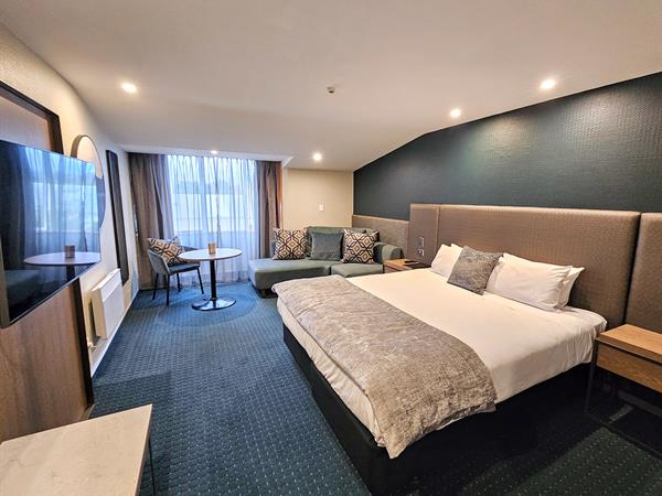 Deluxe Super King Room
Distinction Luxmore Hotel Lake Te Anau