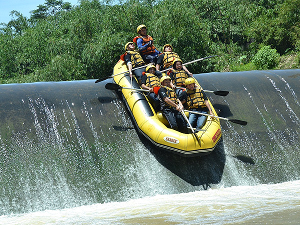 π£ Rafting Cisadane Bogor: Arung Jeram Favorit