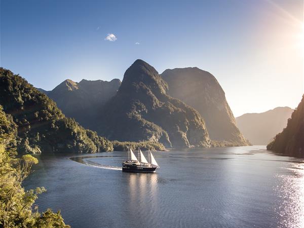 Doubtful Sound Cruises
Distinction Te Anau Hotel & Villas