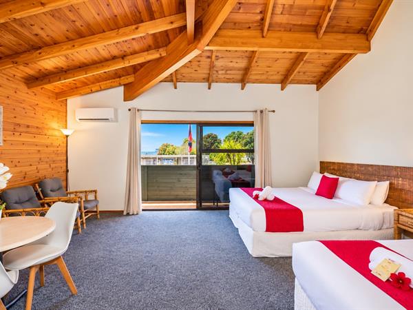 King Sea View Apartment
Pacific Harbour Villas