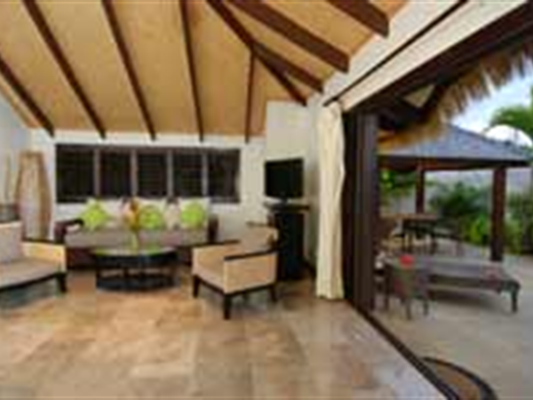 Courtyard Pool Suite
Crown Beach Resort & Spa
