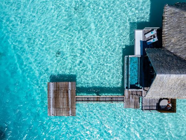 NOUVELLE CATÉGORIE DE CHAMBRE : LA SUITE SUR PILOTIS BOUT DE PONTON AVEC PISCINE
Le Bora Bora by Pearl Resorts