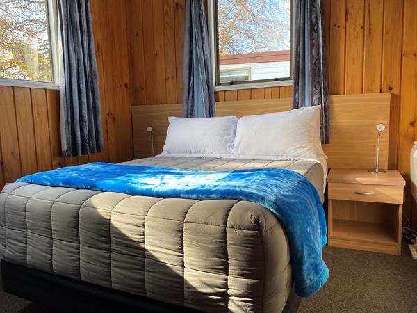 Self Contained Unit 2 Berth
Whanganui River Top 10 Holiday Park