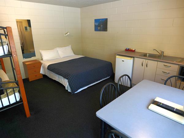 Deluxe Cabin
Blenheim Bridges