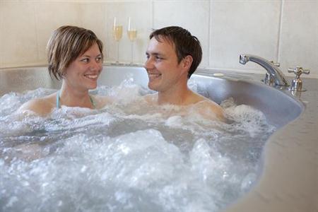 Luxury One Bedroom Suite (Sleeps 2 to 4)
Tuscany Villas Motel & Conference Centre Rotorua