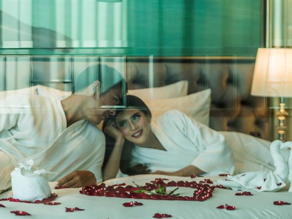 Hotel Ciputra World Surabaya invites love couples to enjoy a Romantic Getaway with Honeymoon en Suite!
Hotel Ciputra World Surabaya