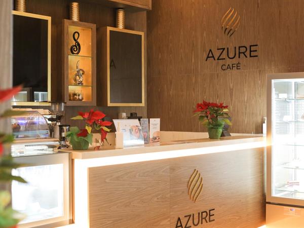 Azure Café
Grand Swiss-Belhotel Waterfront Seef