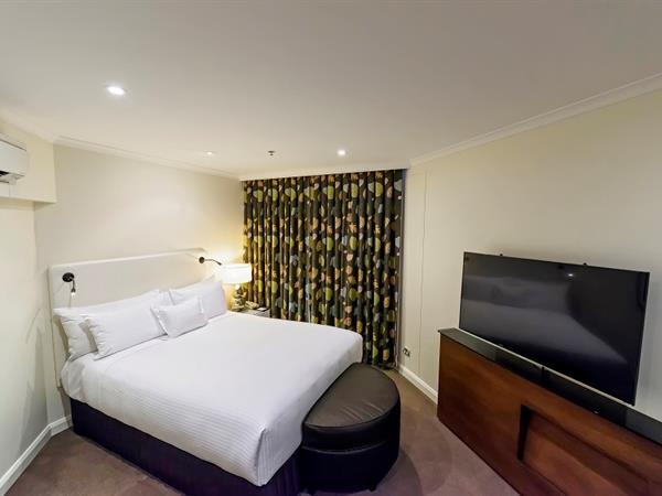 Swiss-SuperSuite Three Bedroom
悉尼约克瑞雅大酒店