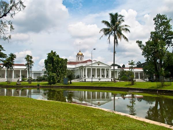 Bogor Presidential Palace
Swiss-Belcourt Bogor