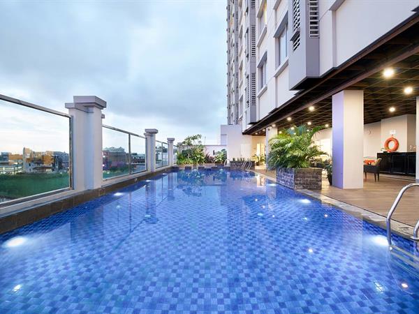 Swimming Pool
Swiss-Belinn Tunjungan