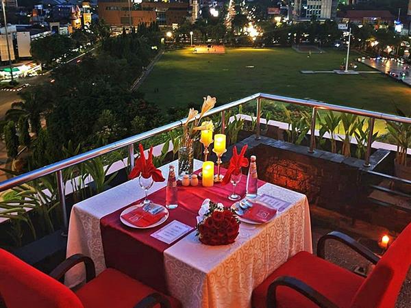 Makan Malam Romantis
Hotel Ciputra Semarang