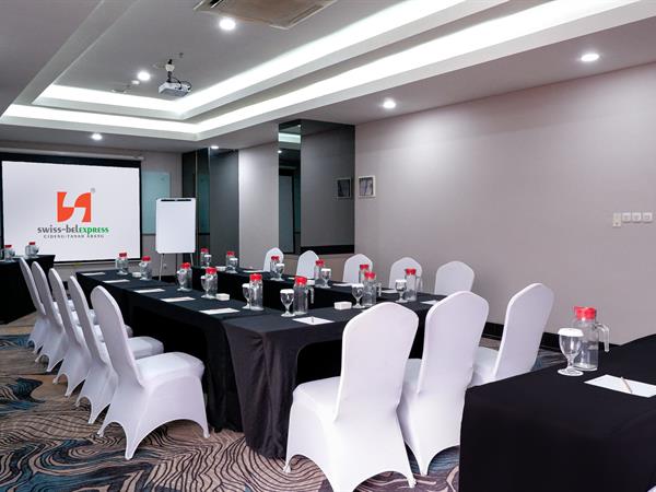 Meeting Rooms
Swiss-Belexpress Cideng, Tanah Abang