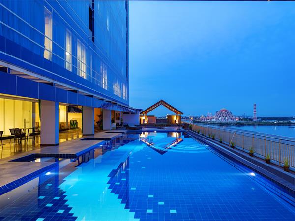 Swimming Pool & Fitness Centre
Swiss-Belhotel Makassar