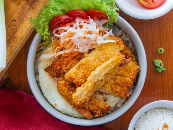 Chicken Katsu Rice Bowl
Swiss-Belhotel Balikpapan