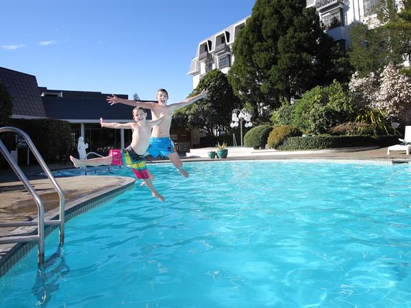 Treat The Family Rotorua
Distinction Rotorua Hotel & Conference Centre