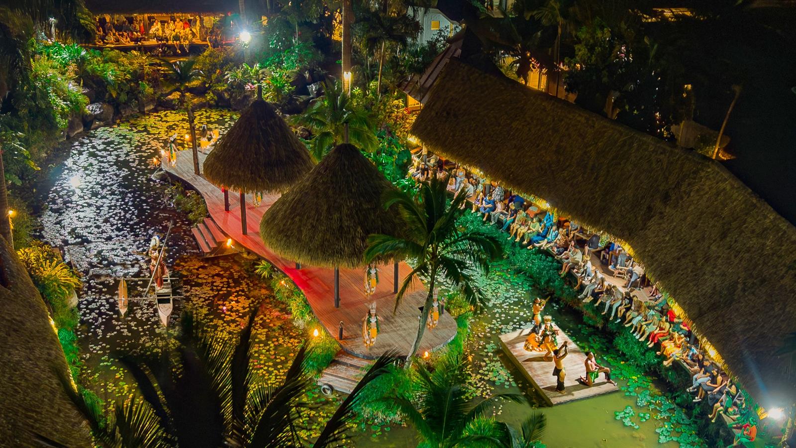 BOOK NOW for a tropical Te Vara Nui Christmas Eve or New Years Eve!
Te Vara Nui