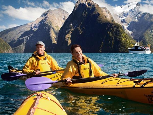 Kayaking in Fiordland
Distinction Luxmore Hotel Lake Te Anau