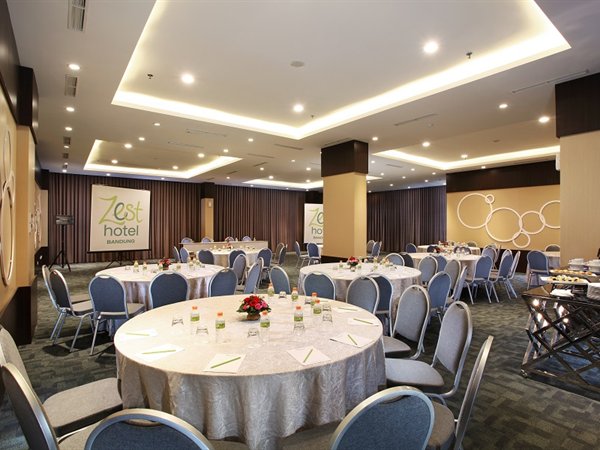 Meeting Room
Zest Sukajadi Bandung