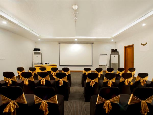 Meetings & Weddings